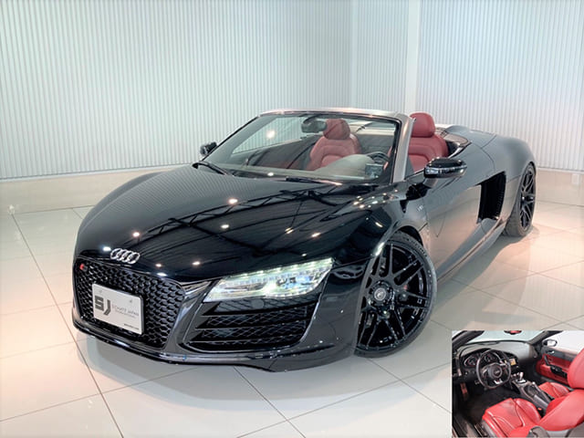 AUDI R8スパイダー　5.2FSIクワトロ　4WD V10