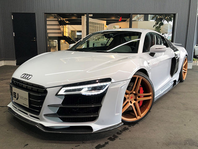 アウディ　R8 V10