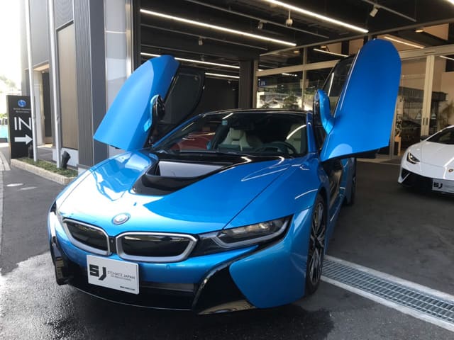 BMW i8